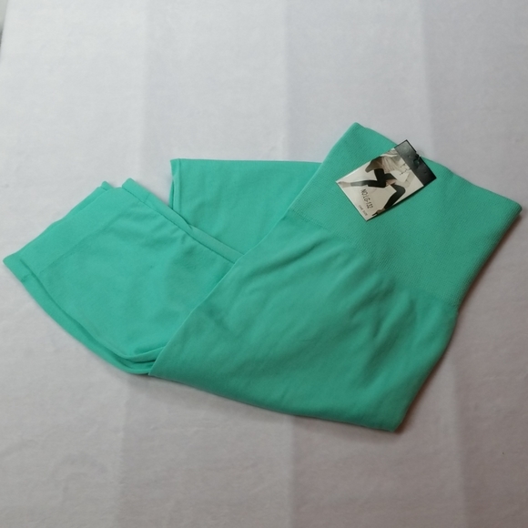 Pants - 🧨 New in package thin mint leggings